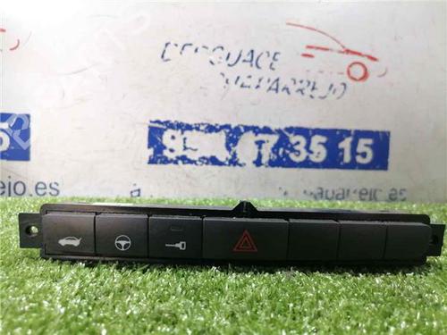 Bouton de warning FIAT GRANDE PUNTO (199_) 1.2 (65 hp) 31900410