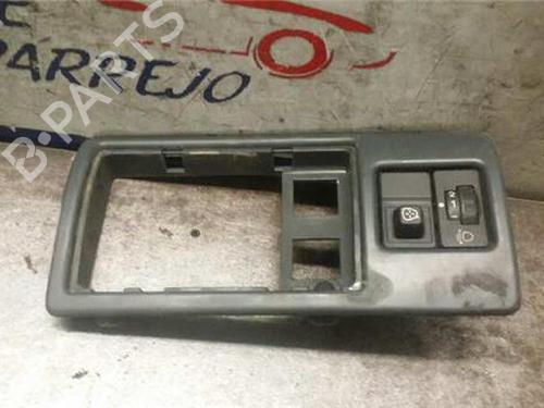 switch-peugeot-partner-mpv-5_-g_-1996-31895559 main image