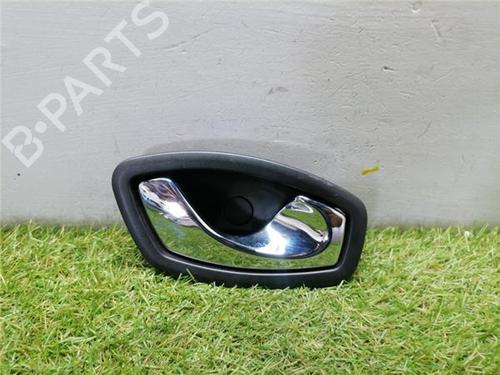Used Front right interior door handle RENAULT CAPTUR I (J5_, H5_) 1.5 dCi 90 (J5N4, J5M5, J5MW, J5M6, J5AL, J5AJ) (90 hp) 31935340