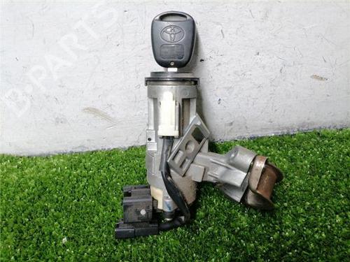 switch-toyota-yaris-_p1_-1999-2000-2001-2002-2003-2004-2005-33478380 main image