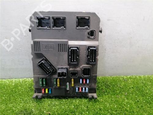 Used Fuse box Fuse box PEUGEOT 407 (6D_) 2.0 (6DRFNB, 6DRFNE) (136 hp) 33835549 33835549