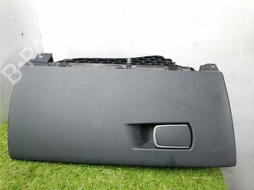 Used Glove box BMW 1 (F21) 116 d (116 hp) 31901472