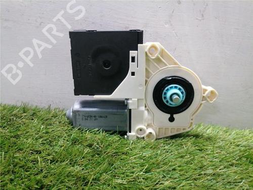 right-front-window-motor-seat-leon-1p1-2005-2006-2007-2008-2009-2010-2011-2012-2013-36452913 main image