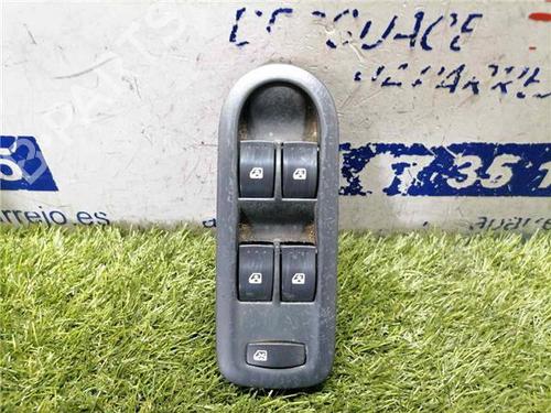 Used Left front window switch RENAULT MEGANE II (BM0/1_, CM0/1_) 1.9 dCi (BM0G, CM0G) (120 hp) 31900605