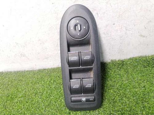 Used Left front window switch Left front window switch FORD KUGA I 2.0 TDCi (136 hp) 40025357 40025357