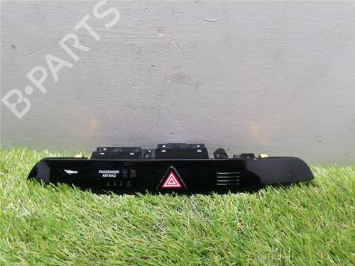 Bouton de warning HYUNDAI TUCSON (TL, TLE) 1.7 CRDi (116 hp) 31901053