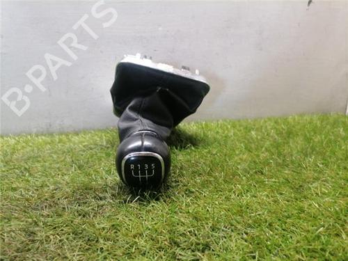 Gearknop SKODA RAPID (NH3, NK3, NK6) 1.6 TDI (105 hp) 31901599
