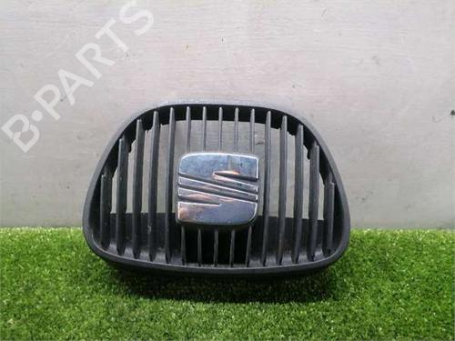 Grill Grill SEAT CORDOBA (6L2) 1.4 TDI (70 hp) 36028136 36028136
