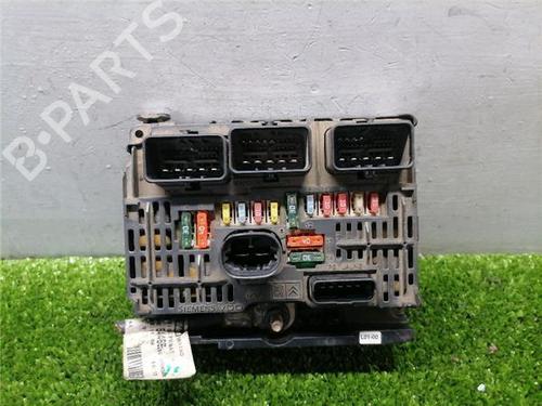 Used Fuse box Fuse box PEUGEOT 407 (6D_) 2.0 (6DRFNB, 6DRFNE) (136 hp) 33835551 33835551