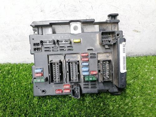 Used Fuse box Fuse box PEUGEOT 206 Hatchback (2A/C) 1.4 HDi eco 70 (68 hp) 33221793 33221793