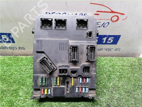 fuse-box-peugeot-607-9d-9u-2000-31890295 main image