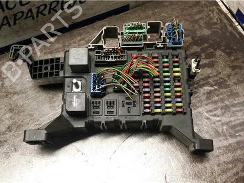 fuse-box-jaguar-x-type-i-x400-2001-2002-2003-2004-2005-2006-2007-2008-2009-31889201 main image