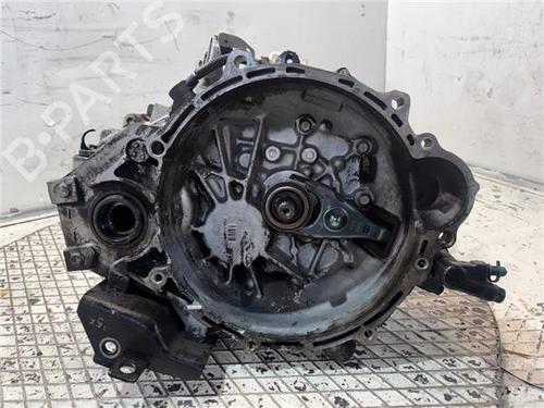 Used Gearbox KIA CARENS IV 1.7 CRDi (116 hp) 32399565