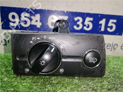 switch-mercedes-benz-e-class-t-model-s211-2003-2004-2005-2006-2007-2008-2009-31897766 main image