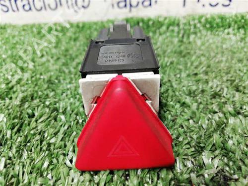 Bouton de warning VW JETTA III (1K2) 1.9 TDI (105 hp) 31896998