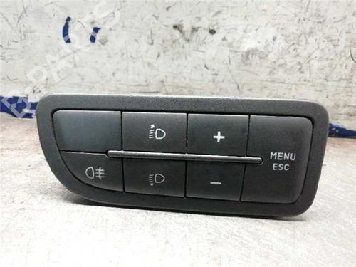 switch-fiat-punto-evo-199_-2008-31896491 main image