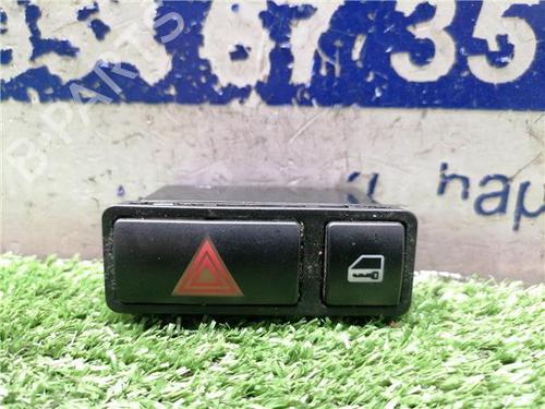 Bouton de warning BMW 3 (E46) 316 i (115 hp) 31898779