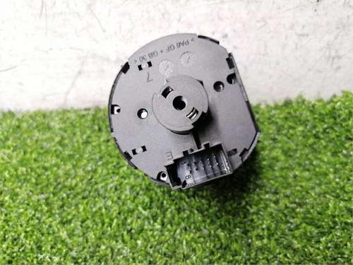 Headlight switch SEAT IBIZA V (KJ1, KJG) 1.0 TSI | BP38570769I24 - Image 2