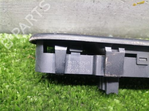 Right front window switch PEUGEOT 307 SW (3H) 1.6 HDI 110 | BP36681909I26 - Image 4