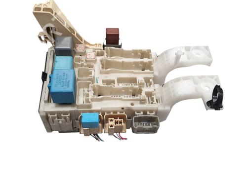 fuse-box-toyota-yaris-_p1_-1999-2000-2001-2002-2003-2004-2005-32049523 main image