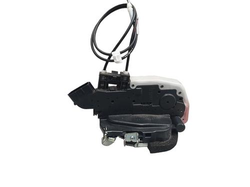 Fechadura trás esquerda NISSAN MICRA IV (K13K, K13KK) 1.2 (80 hp) 32049849