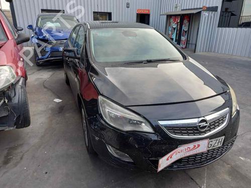 Fuse box OPEL ASTRA J (P10)  | BP32051109E1 