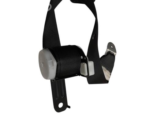 rear-right-seatbelt-lexus-is-iii-_e3_-2013-32058600 main image