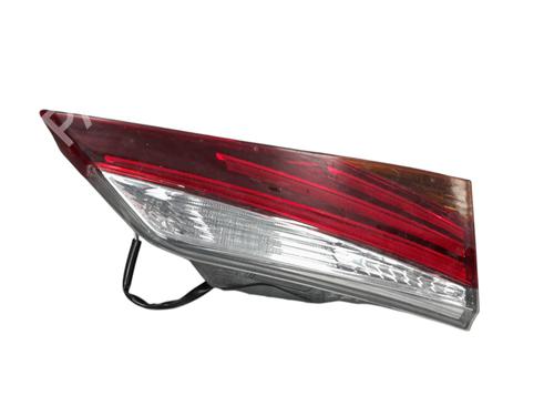 Feu de coffre droit LEXUS IS III (_E3_) 300h (AVE30_, AVE30R) (223 hp) 32058605