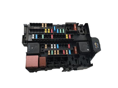 Used Fuse box RENAULT LAGUNA III (BT0/1) 2.0 dCi (BT07, BT0J, BT14, BT1A, BT1S) (131 hp) 32054416