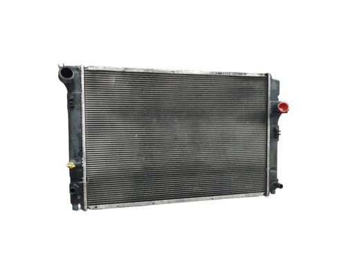Used Water radiator TOYOTA YARIS (_P13_) 1.5 Hybrid (NHP130_, NHP130) (101 hp) 32056497