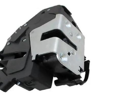 front-right-lock-ford-focus-iii-2010-2011-2012-2013-2014-2015-2016-2017-2018-2019-2020-36185932 main image