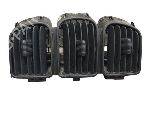 Grille d'aération CHRYSLER VOYAGER IV (RG, RS) 2.4 (147 hp) 32047484