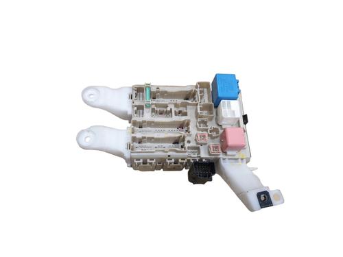 Used Fuse box TOYOTA VERSO (_R2_) 1.8 (ZGR21_, ZGR21R) (147 hp) 32052720