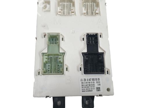 Used Fuse box MERCEDES-BENZ VITO Van (W447) 114 CDI (447.601, 447.603, 447.605) (136 hp) 32057960