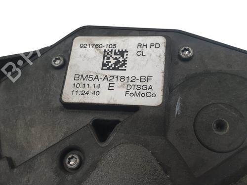 front-right-lock-ford-tourneo-courier-b460-mpv-2014-32051955 main image