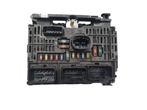 Used Fuse box Fuse box 39597562 39597562