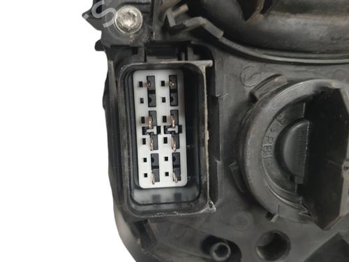 Right headlight VOLVO S40 II (544) 2.0 D | BP32056131C29