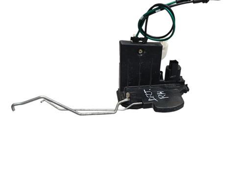 Højre fortil lås KIA CERATO I Saloon (LD) 2.0 (143 hp) 32049515