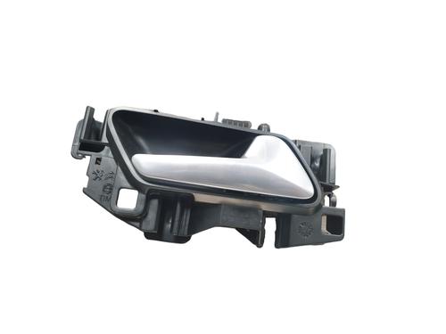 Højre bagtil invendig håndtag PEUGEOT 5008 II (MC_, MJ_, MR_, M4_) [2016-2026]  32048005