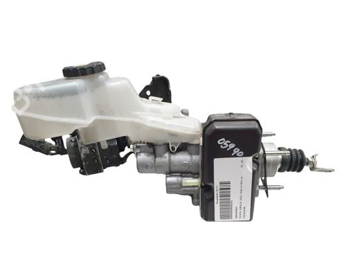 servo-brake-toyota-corolla-saloon-_e21_-2019-32058347 main image