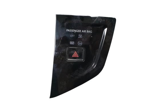 Used Warning switch VW POLO VI (AW1, BZ1, AE1) 1.0 MPi (80 hp) 32050284