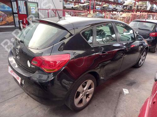 Fuse box OPEL ASTRA J (P10)  | BP32051109E1 