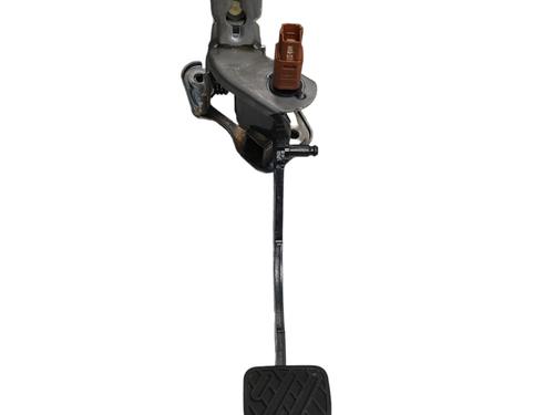 koblingspedal NISSAN JUKE (F15) 1.6 (117 hp) 32056107