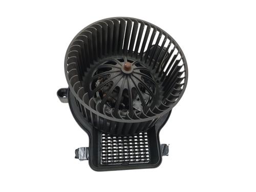 Used Heater blower motor Heater blower motor PEUGEOT 5008 (0U_, 0E_) 1.6 HDi (112 hp) 35779641 35779641