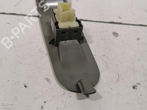 Used Right front window switch Right front window switch RENAULT ZOE (BFM_) ZOE (88 hp) 36705568 36705568