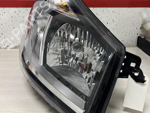 right-headlight-nissan-nv300-kombi-x82-2016-36725729 main image