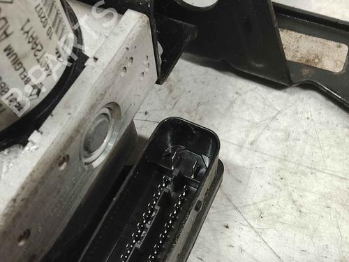 abs-pump-renault-twingo-ii-cn0_-2007-36713170 main image