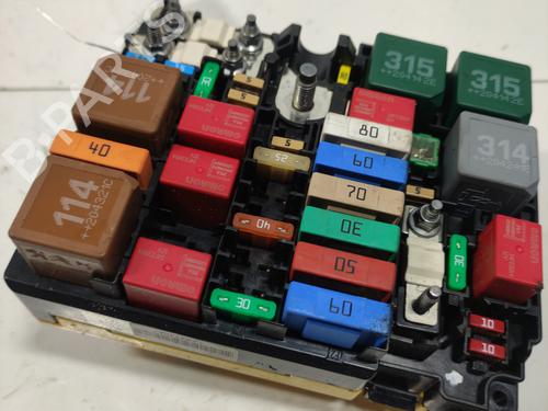 Used Fuse box Fuse box 36720241 36720241