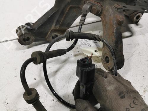 Used Right front steering knuckle Right front steering knuckle 36705542 36705542