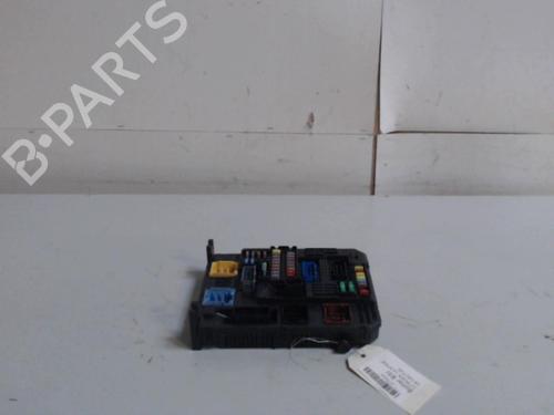 Caixa de fusíveis Caixa de fusíveis CITROËN C4 CACTUS 1.6 BlueHDi 100 (99 hp) 36725848 36725848